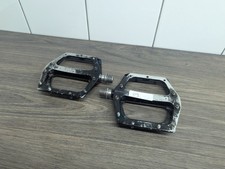 09 - DMR Vault Pedals