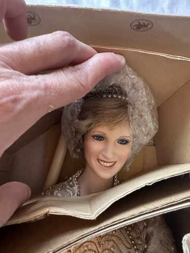 Lady diana porcelain - porcelain, doll
