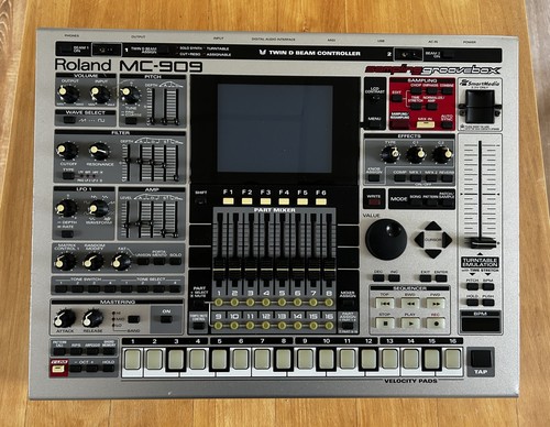 Roland 909 mc909 sampling - roland,