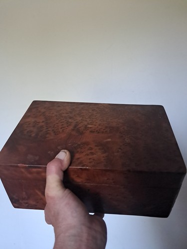 Stunning vintage walnut box - walnut,