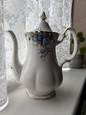 Royal  Albert Moonlight Rose