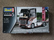 REVELL 1/24 07439 MERCEDES