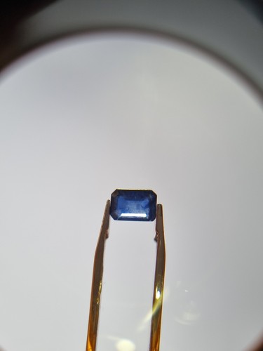 Natural blue sapphire - natural,