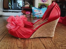Women's red Love Label wedge
