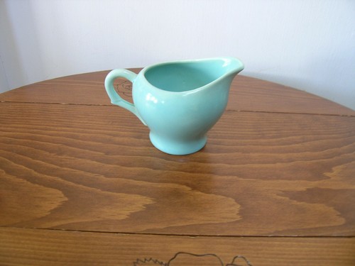 Vtg cream pitcher aqua - cream, 3"t