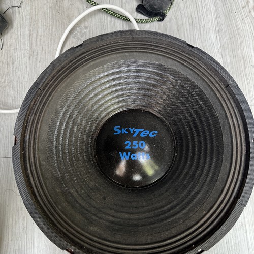 Skytec speakers 250w - ,