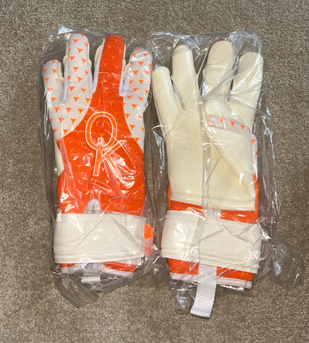 Goalkeeper gloves pair - goalkeeper,