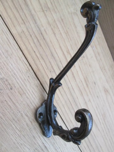 Designs antique cast - in,