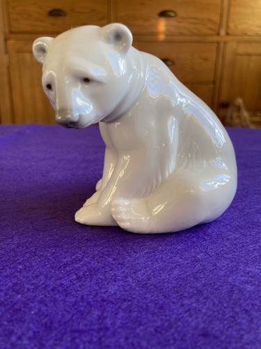 Lladro porcelain sitting polar - porcelain,