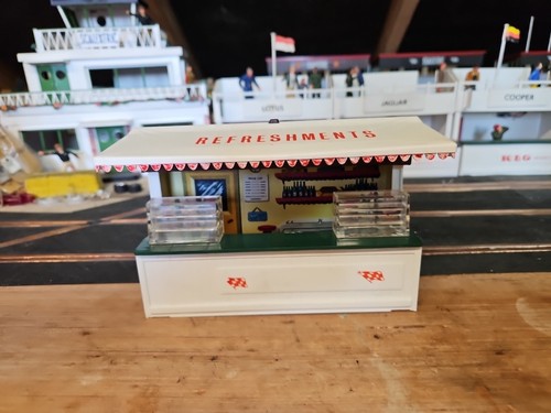 Scalextric refreshment kiosk - scalextric,