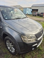 Suzuki Grand Vitara breaking