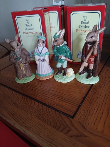 Royal doulton bunnykins robin - bunnykins.,