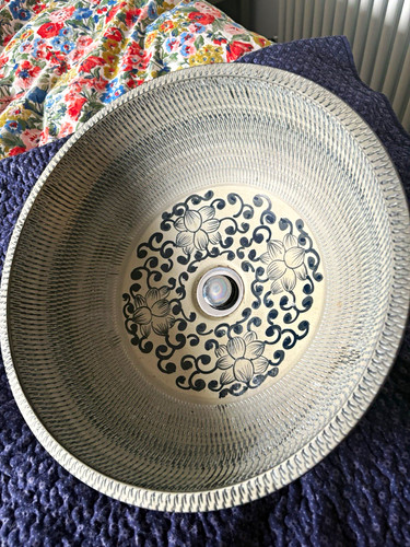 Round blue and - , coloured