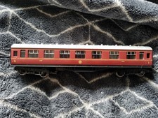 Hornby R433 OO Gauge LMS Stanier Composite Coach No. 3934 – Maroon MS26 Livery