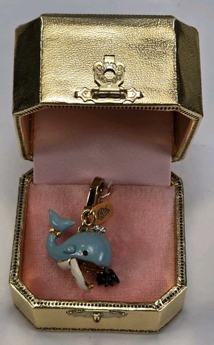 2009 juicy couture - charm, whale
