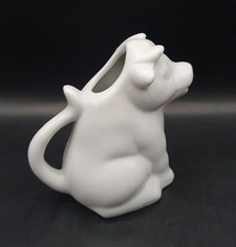 Fine White Porceline Cow Milk