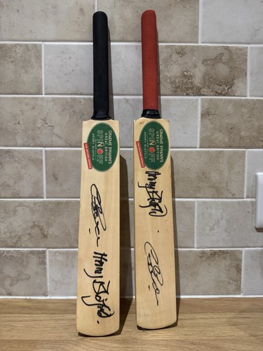 Signed cricket bats mini - signed,