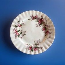 ROYAL ALBERT ' LAVENDER ROSE '