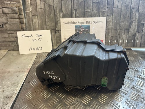 Triumph 955i tiger airbox - triumph,