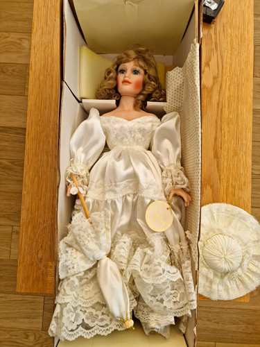 Alberon elizabeth porcelain - elizabeth,