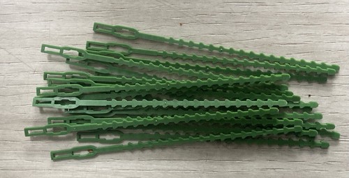 Green garden twist ties - green,