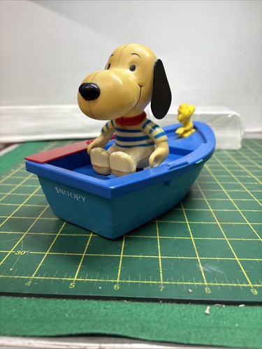 Snoopy woodstock row boat - &, in