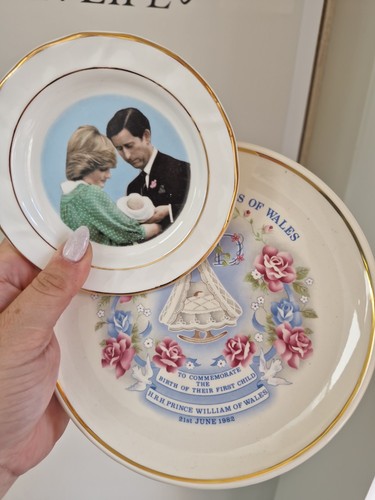Commemorative plates - x,