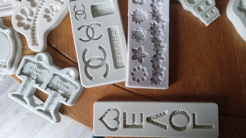 Job lot cake decorating - lot,