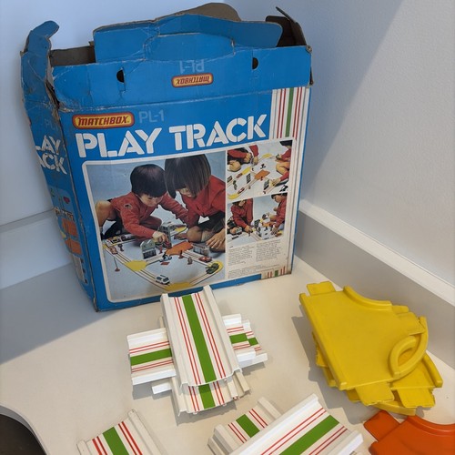 Matchbox play track - play,