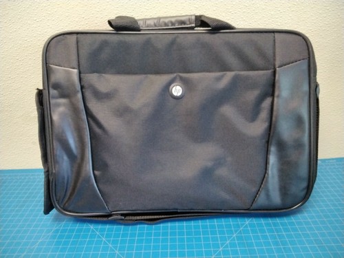 Essential black 6 - essential, 15.6"