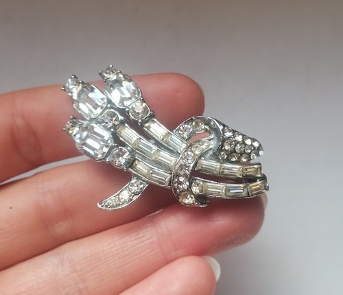 Vintage diamante brooch - vintage,