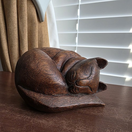 Brown wooden cat sculpture - wooden,