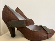 Ugly Duckling Brown and Grey