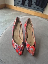 Fiore Shoes Size 5