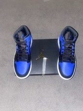 Air Jordan 1 Mid Black Hyper