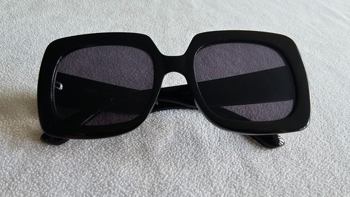 Zara black frame oversize