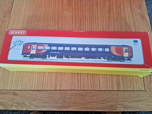 Hornby r2792 class 153 374 - 00,