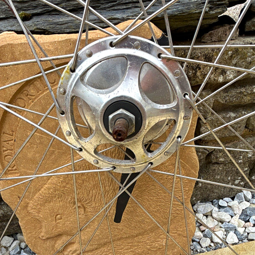 700c front wheel dynamo hub - front,
