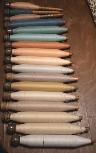 Antique wooden thread - ,