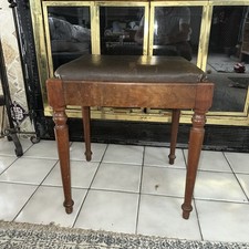 Vintage SINGER Sewing Machine