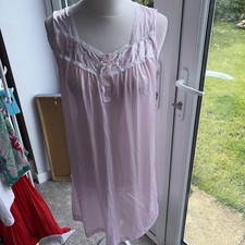 Super pretty pink nightgown - super,