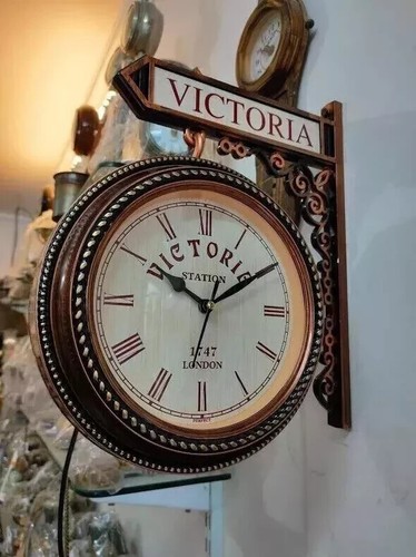 Victoria station clock - clock, 1747