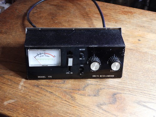 Vintage radio item model - cb,