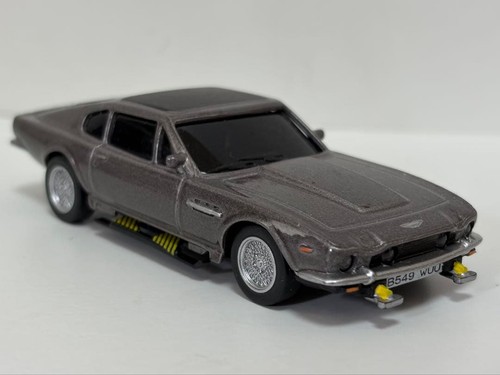 Aston martin vantage - v8,