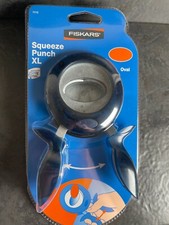 Fiskars Squeeze Punch XL Oval