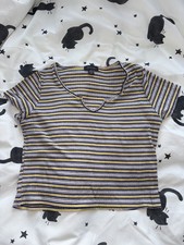 Light purple striped short sleeve cropped top with v neck cut out