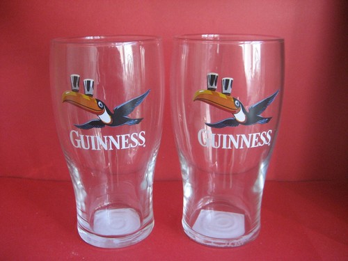 Guinness flying toucans two - flying,