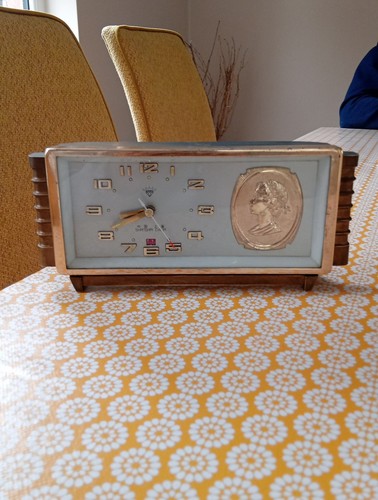 Vintage wind queen - vintage,