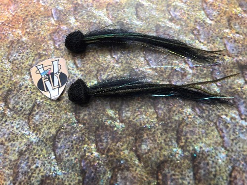 Fly signature aaroy - v,