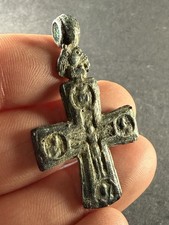 ANCIENT BRONZE CHRISTIAN BYZANTINE CROSS PENDANT WITH INTACT LOOP CA 500-900 AD